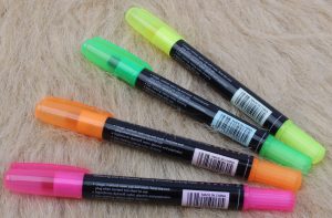 application of highlighter marker